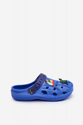 Прекрасни детски чехли Crocs изработени от пяна. Те са леки и удобни. Перфектен модел за игра в градината, басейна или плажа.Чехлите имат каишка,с която лесно се превръщат в сандали.