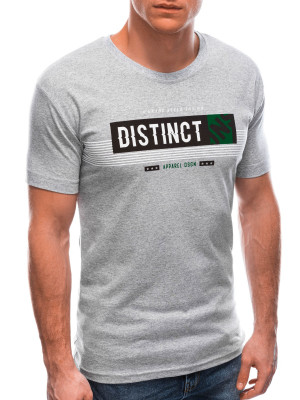 Мъжка класическа тениска с надпис "Distinct" на гърдите. Кръглото деколте и ръкави до средата на бицепса осигуряват комфорт през летните дни. Изработена от тънка материя от 100% памук.
