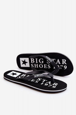 Мъжките джапанки на полската марка Big Star са изработени от дунапрен. Този лек дизайн включва гумени каишки с лога. Изключително удобните джапанки са идеални за басейн или плаж. Вижте и други модели джапанки от марката BIG STAR!