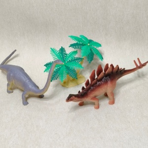 2 figurine dinozauri 19-21cm