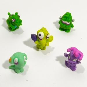 set figurine Zomlings Superzings