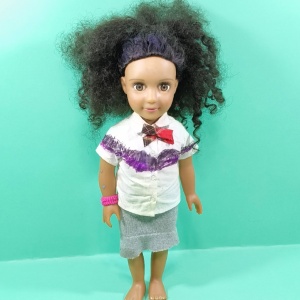 păpușă Darcy Curl 46cm