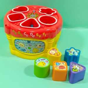 VTech tobă interactivă cu sortator forme