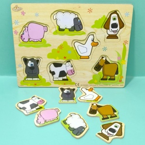 puzzle din lemn cu animale de fermă