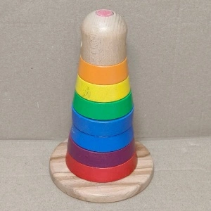turn Montessori cu inele de stivuit din lemn 21cm
