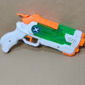 Zuru Xshot 25cm (pistol cu apă)