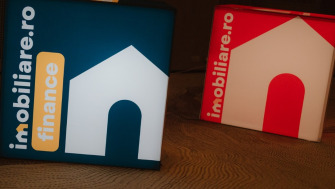 5 Outdoor Visual Solutions for Active Summer Brands: From Flags to Pop-Up Displays