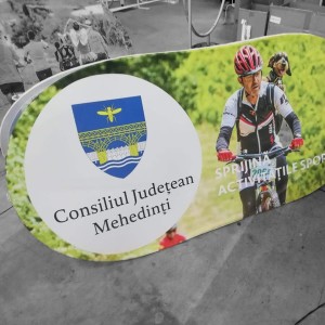 Pop-up banner textil personalizat 120 x 70 cm