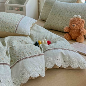 Спално бельо Ranforce 100% памук, салвия със бежови цветя и дантела | JoJo Home – продуктова снимка в продуктов каталог