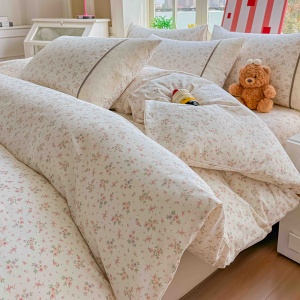 Спално бельо Ranforce 100% памук, крем с розови цветя и дантела | JoJo Home – продуктова снимка за продуктовата галерия