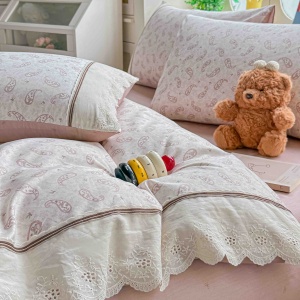 Спално бельо Ranforce 100% памук, пудрено розово с paisley мотив и дантела | JoJo Home – продуктова снимка в продуктов каталог