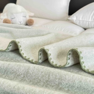 Одеяло JoJo Home с ефект на кашмир, 200x230 см, светлозелено салвия, с чанта, pcsh-04 - Img 3