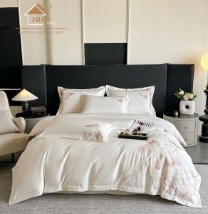 Спален комплект JoJo Home XH50-8, 100% сатениран памук Premium, 4 части, слонова кост с розови пеперуди