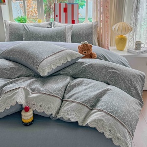 Спално бельо Ranforce 100% памук, сиво с дребен флорален принт и дантела | JoJo Home – продуктова снимка от продуктовата галерия