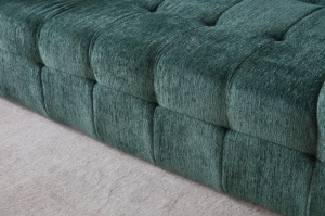 Detaliu parte fromntala canapea verde memory foam 