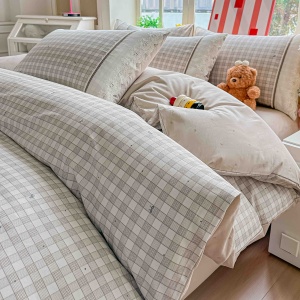 Спално бельо Ranforce 100% памук, крем на каре с дантела | JoJo Home – продуктова снимка за продуктовата галерия