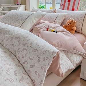 Спално бельо Ranforce 100% памук, пудрено розово с paisley мотив и дантела | JoJo Home – продуктова снимка за продуктовата галерия