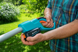 Akumulatorski teleskopski trimer za žbunje - živicu sa baterijom 3m THS 42/18V P4A GARDENA - Img 3