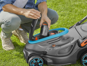 Akumulatorska kosilica sa dve baterije i punjačem Powermax 37/36V P4A GARDENA - Img 5
