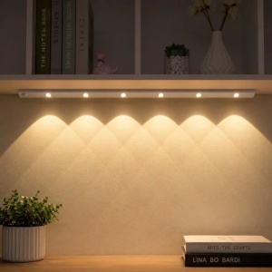 Punjiva LED lampa 80cm sa PIR senzorom