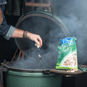 Aromatični čips za roštilj - hikori 2.9L Big Green Egg - Img 2