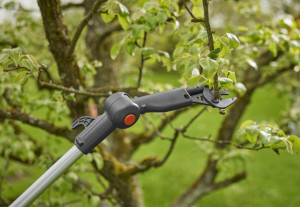 Akumulatorske teleskopske makaze za grane sa baterijom 5m Highcut 360/18V GARDENA - Img 3