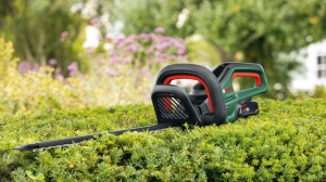 Akumulatorski trimer za žbunje i živicu UniversalHedgeCut 18V-55 Solo BOSCH - Img 9