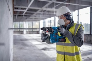 Akumulatorska elektro-pneumatska čekić bušilica GBH 18V-28 C Solo BOSCH - Img 5