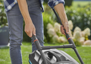 Akumulatorska kosilica sa dve baterije i punjačem Powermax 37/36V P4A GARDENA - Img 2