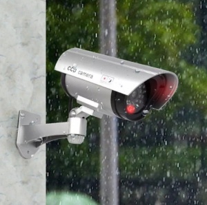 Camera Falsa de Supraveghere Video cu Iluminare LED IR, Aspect Realist