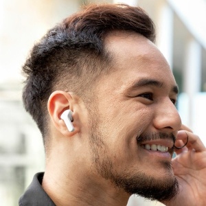 Căști Fără Fir Gri cu Carcasă de Încărcare, Bluetooth 5.0, Control Tactil, Design Ergonomic și Autonomie Extinsă - Img 3