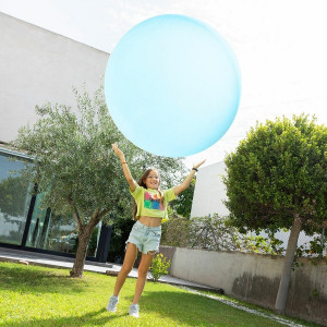 Mingea gonflabilă uriașă - activități în aer liber pentru toată familia.