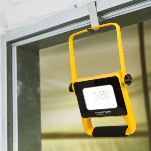 Proiector LED Pliabil Phenom de 10W - Impermeabil, Iluminare Intensă, Baterie de Lungă Durată, Multiunghiular, Ușor de Transportat - Img 2