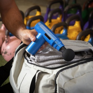 Pistol de masaj cu percuție pentru recuperare și relaxare musculară - design ergonomic, multifuncțional, cu 8 capete interschimbabile și 10 viteze reglabile