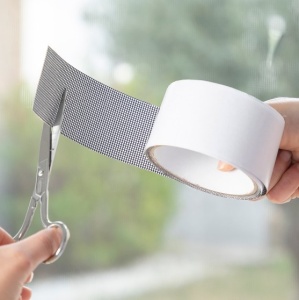 Banda Adeziva Pentru Repararea Plaselor de Tantari