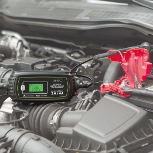 Încărcător Automat Baterii Auto Multifuncțional, 230V, 2A/4A - Siguranță și Eficiență Superioară - Img 1