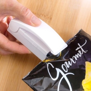 Aparat Sigilator Ermetic Pentru Pungi Alimentare cu Magnet de Frigider