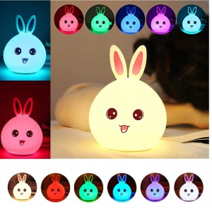 Veioza Nocturnă LED pentru Copii în Formă de Iepuraș, RGB Touch, Funcționare cu Baterii - Sigură și Multicoloră, 15.5cm Înălțime
