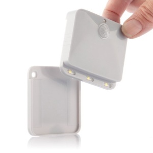 Set 2 Bucati Lumina cu Led si Senzor de Miscare BellFyd®, Lumina Alba, Functioneaza cu Baterii, Prindere Ferma