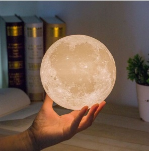 Lampa Luna 3D de Veghe cu Telecomanda - 15 Moduri de Iluminare RGB, Incarcare USB, Structura Detaliată, Ideală pentru Decor și Relaxare