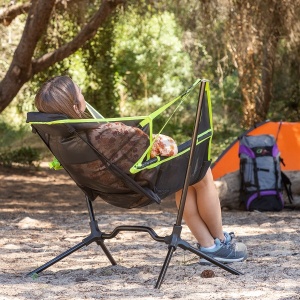Scaun si Seslong de Camping cu Balansoar Pliabil Ultraușor cu Țesătură Oxford, Cadru din Aliaj de Aluminiu, Design Ergonomic cu Înclinare Automată, Suport Pahar și Buzunar Lateral, Verde/Negru, 150kg Capacitate.