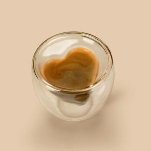 Pahar de Sticlă cu Perete Dublu în Formă de Inimă, Rezistent la Temperaturi Ridicate, Capacitate 180 ml - Ideal pentru Cafea și Băuturi Calde/Rece - Img 2