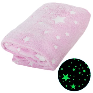 Pătura luminoasă din microfibre cu steluțe care luminează în întuneric, perfectă pentru un farmec romantic seara sau în timpul nopții, irezistibil de moale și călduroasă.