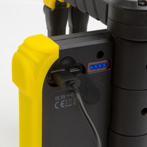Proiector Multifuncțional cu Acumulator PHENOM - COB LED Puternic, Versatil 2x 1000 lm, Durata de Viață Extinsă a Bateriei, USB, Design Rotativ, Lumină Reglabilă - Img 4