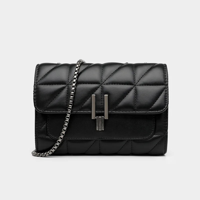 Geantă damă crossbody matlasată, lanț metalic, închidere cu clapă, negru