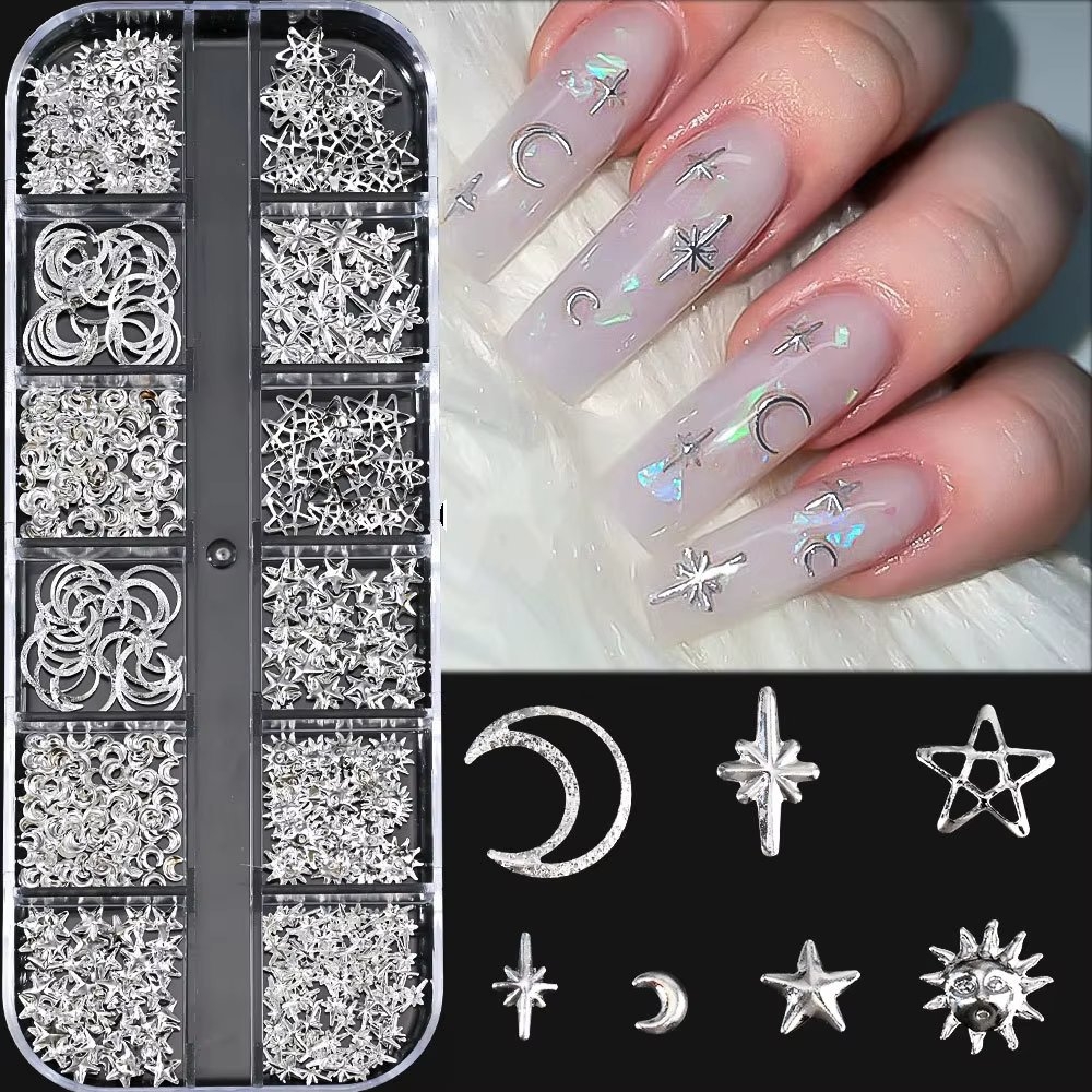 Set ornamente unghii argintii, lună, stele și soare, cutie 12 compartimente