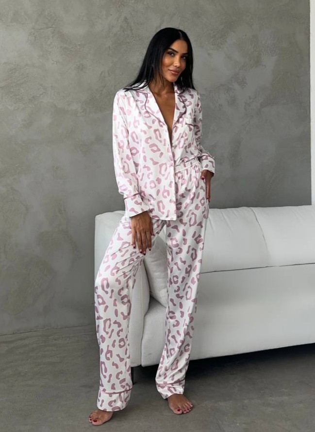 Set pijama dama din doua piese, cu nasturi – 2401671, Roz leopard