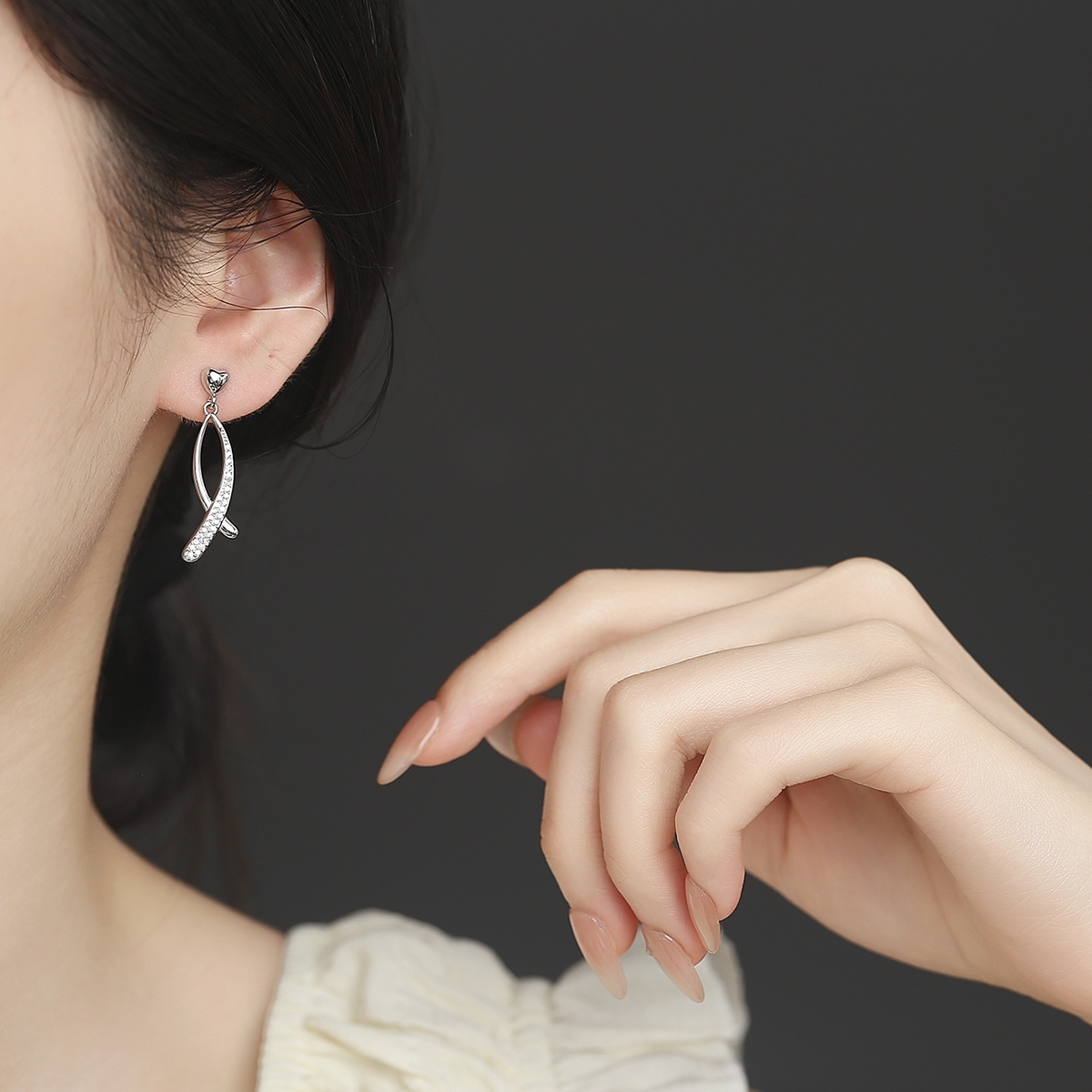 Cercei lungi de argint 925, JW1610, model cu pietre, placati cu rodiu