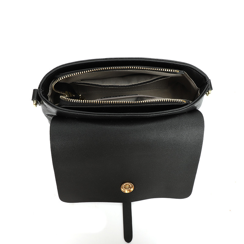 Geantă damă crossbody piele, clapetă cu capsă, curea lungă, crem cu maro — imaginea 4