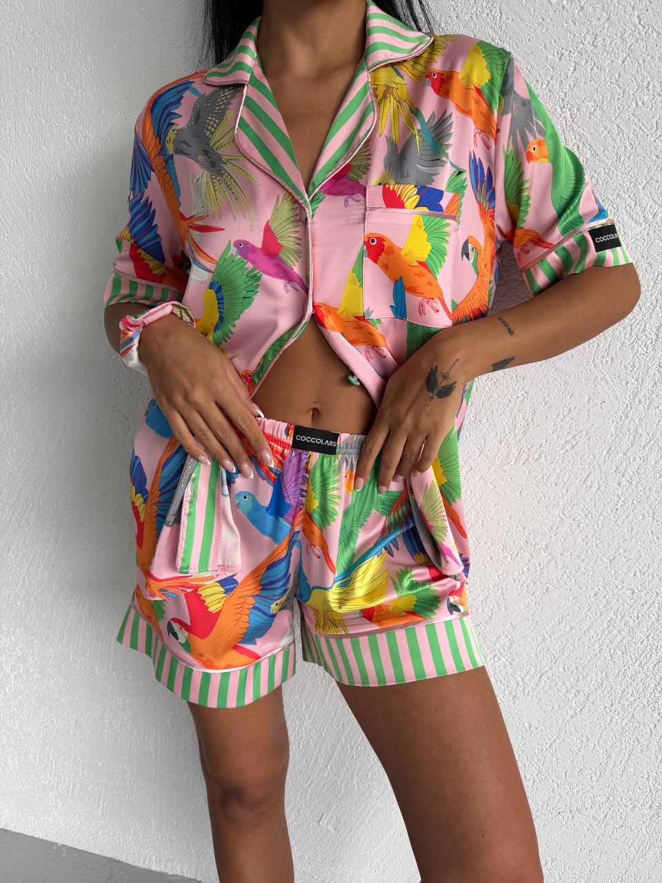 Set pijama dama din doua piese, cu nasturi – 2600037, Roz cu imprimeu papagali